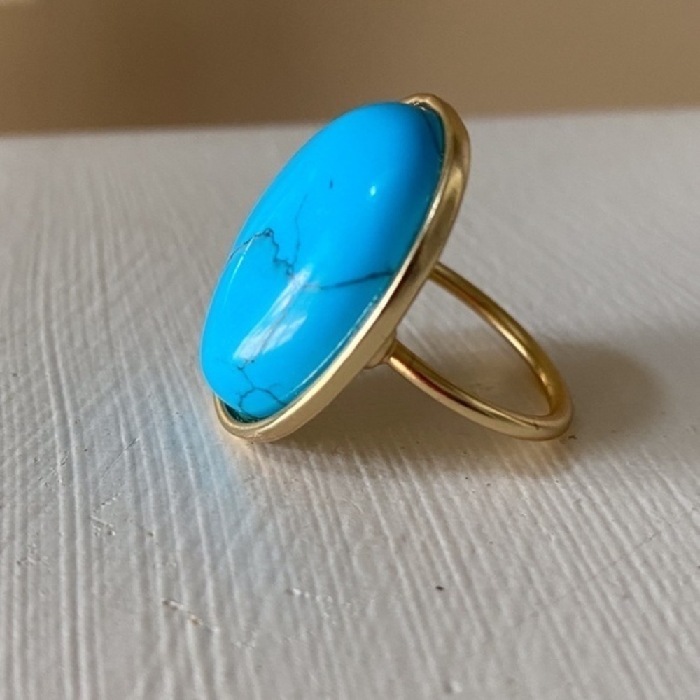 Anthropologie Gold Ring with Bright Turquoise Stone - Size 7